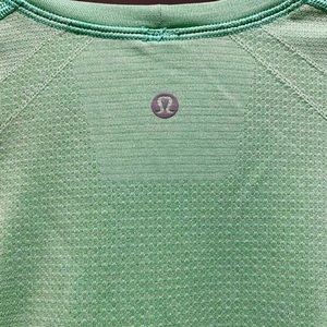 Men’s XL Lululemon athletic shirt in lime green.